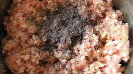 мясной рулет с сыром и зеленью