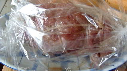 мясной рулет с тыквой, грецкими орехами и чесноком