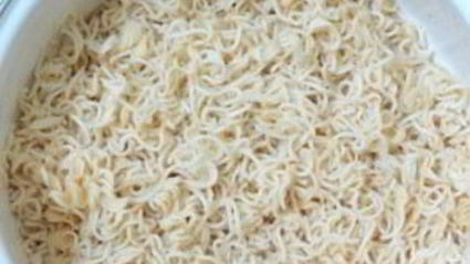 мясной рулет с вермишелью на пару