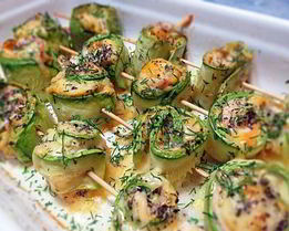 Нежные рулетики из кабачка с куриным филе