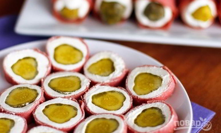 Рецепт оригинальных рулетиков с сыром и огурцом