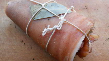 острый рулет из пузанины вареный