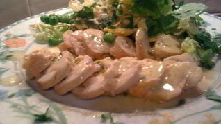 Рулет из индейки с сыром и зеленью