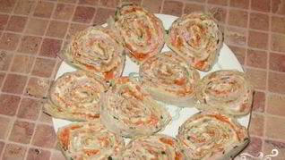 Рулет из лаваша с колбасой