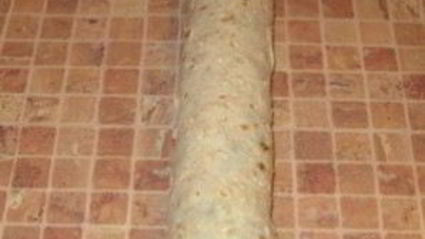 рулет из лаваша с колбасой