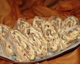 Рулет из лаваша с сайрой