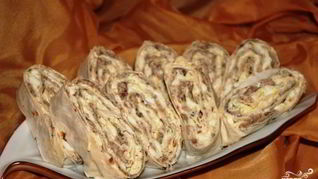 Рулет из лаваша с сайрой