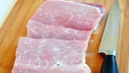 рулет из свинины с вяленой клюквой и розмарином