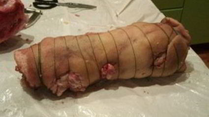 рулет из свиной головы