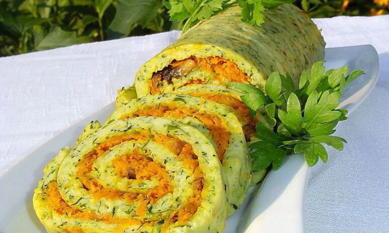 Рецепт рулета из цукини с морковно-грибной начинкой