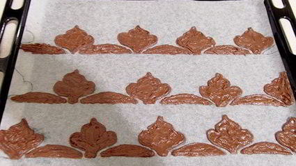 рулет с шоколадным узором