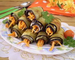 Рулетики из баклажанов с морковкой и чесноком