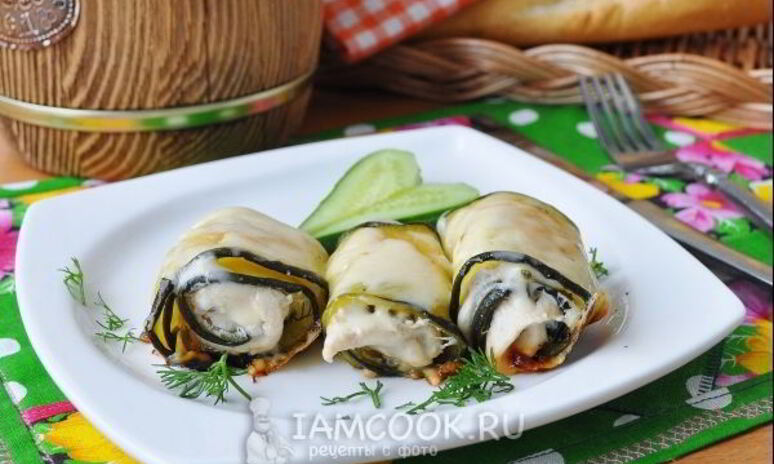 Рецепт рулетиков из кабачка с куриной грудкой в мультиварке