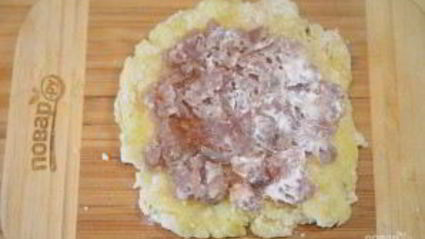 рулетики из картофеля с фаршем