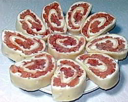 Рулетики из семги с сыром Улитки