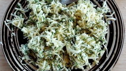 рулеты из баклажанов с сыром и чесноком