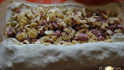 слоеный рулет с ветчиной и сыром