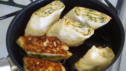 турецкие рулеты с брынзой