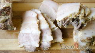 Сало с чесноком на водяной бане в банке