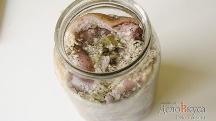 сало с чесноком на водяной бане в банке