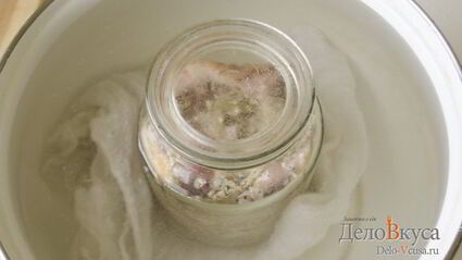 сало с чесноком на водяной бане в банке