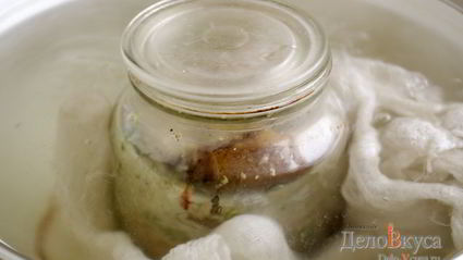сало с чесноком на водяной бане в банке