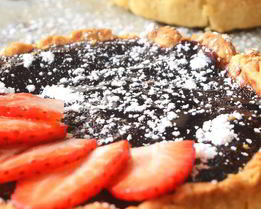 Шоколадные тарталетки с клубникой