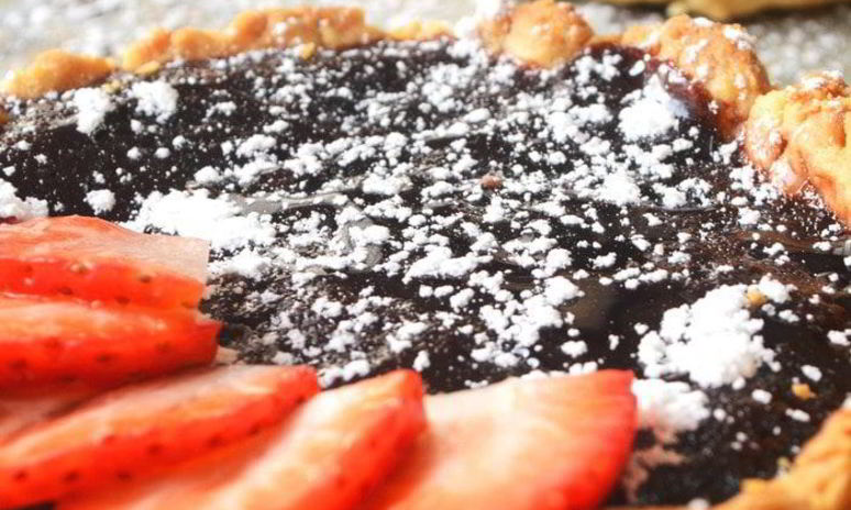 Рецепт шоколадных тарталеток с клубникой