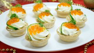 Тарталетки с красной икрой Праздничные