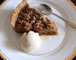 Банановый тарт с медом и грецкими орехами