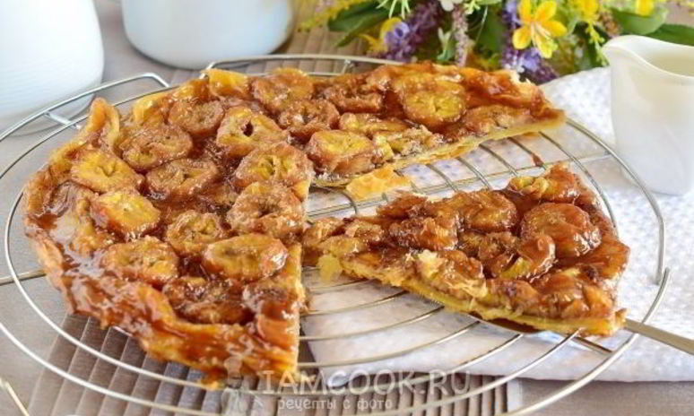 Рецепт бананового тарта-татен на слоеном тесте