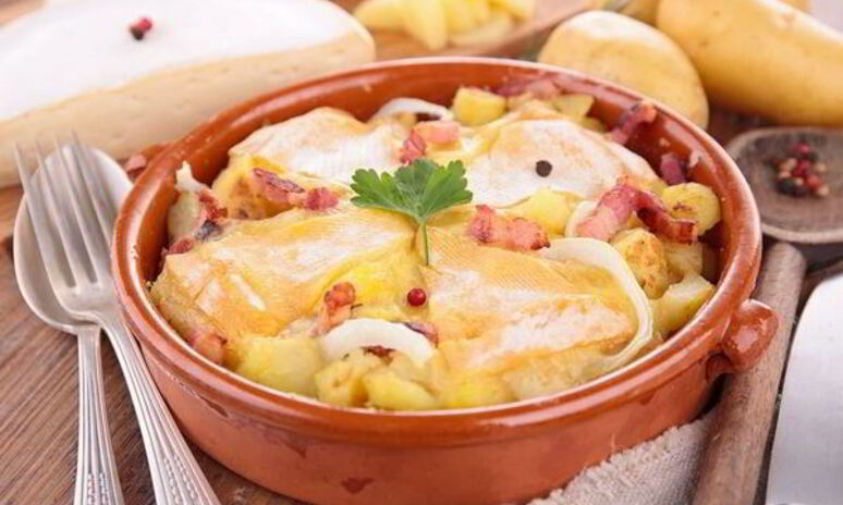 Рецепт картофеля тартифлетт с беконом