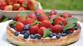 Летний тарт с ягодами