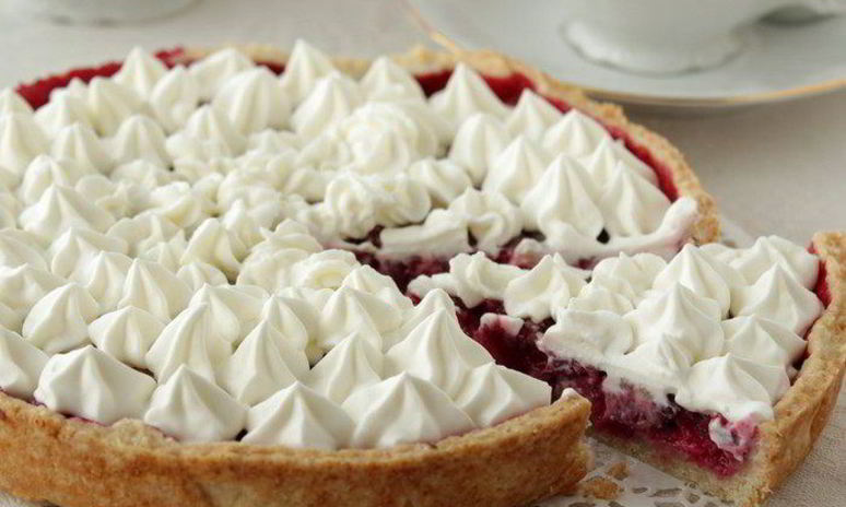 Рецепт тарта с брусникой и нежным кремом с белым шоколадом