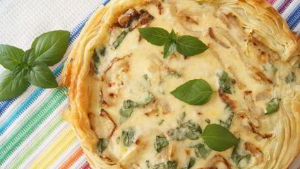 тарт с кабачком и базиликом на слоеном тесте