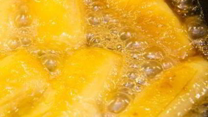 тарт с карамелизированными бананами и йогуртовым кремом