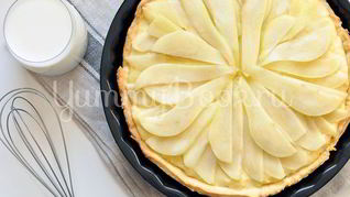 Тарт с кокосовым молоком и грушами