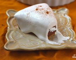 Тарт с шоколадной начинкой и белковым кремом