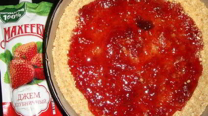 тарт с творогом, джемом и меренгой