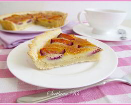 Тарт со сливами и марципановой заливкой