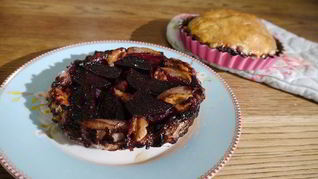 Тарт татен со свеклой и шалотом