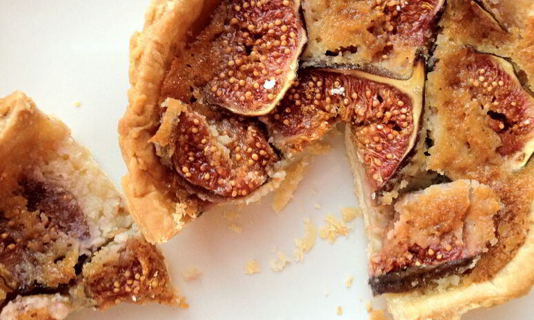 Рецепт тартина с инжиром и миндальным кремом франжипан