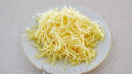 тартинки с помидором, килькой и сыром