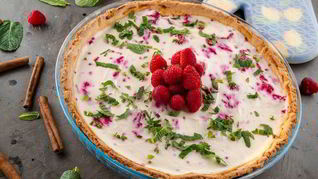 Творожный тарт с малиной