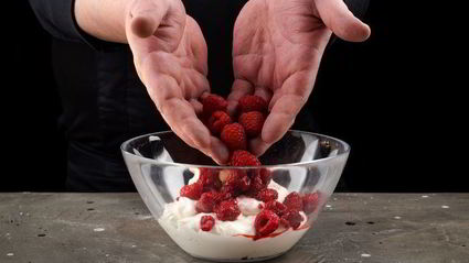 творожный тарт с малиной