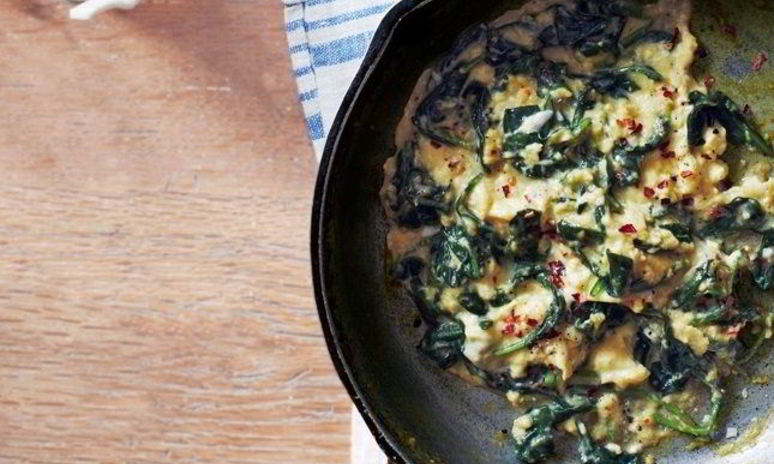 Рецепт яичницы со шпинатом