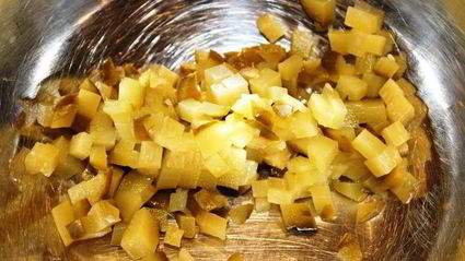 закуска из авокадо, груши и креветок