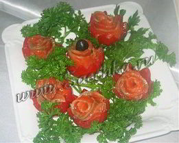 Закуска Цветы из помидор