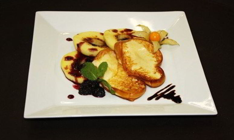 Рецепт жареной скаморцы с яблоками и ежевичным конфитюром